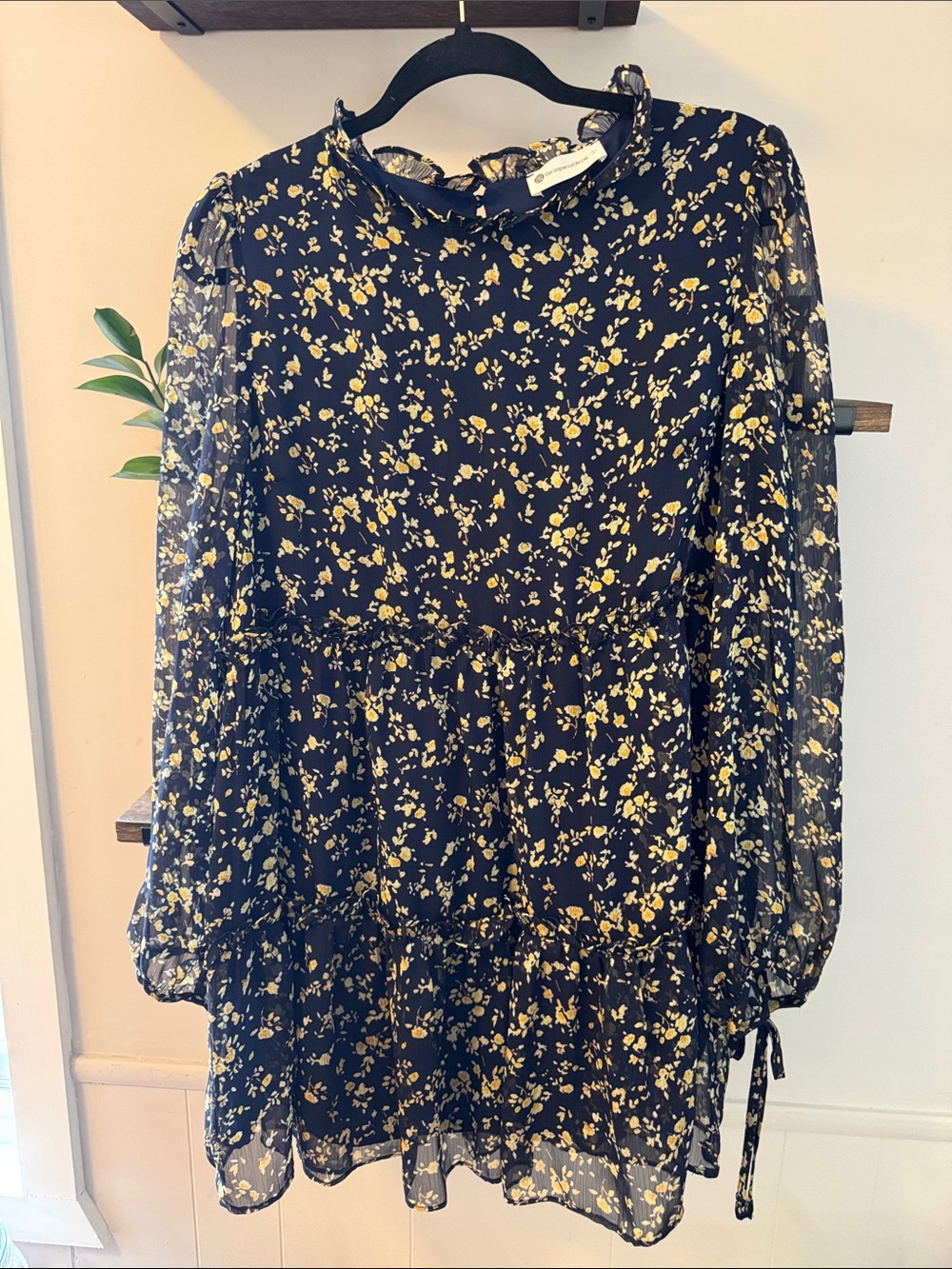 Navy Floral ruffle sheer sleeve Dress size Large